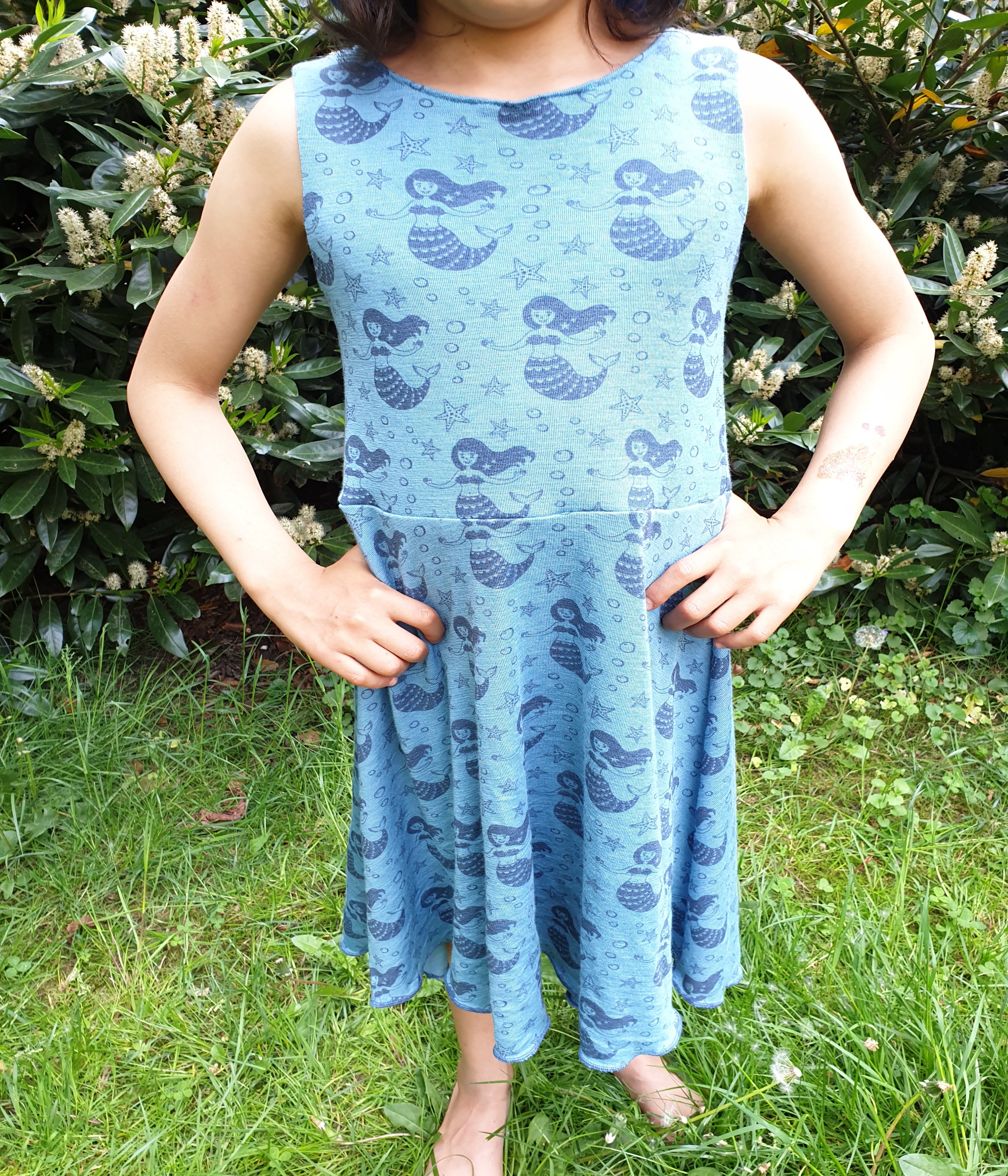  25 cm Bio Wolle / Seide Jersey Meerjungfrau auf Meeresblau (kbT)  __